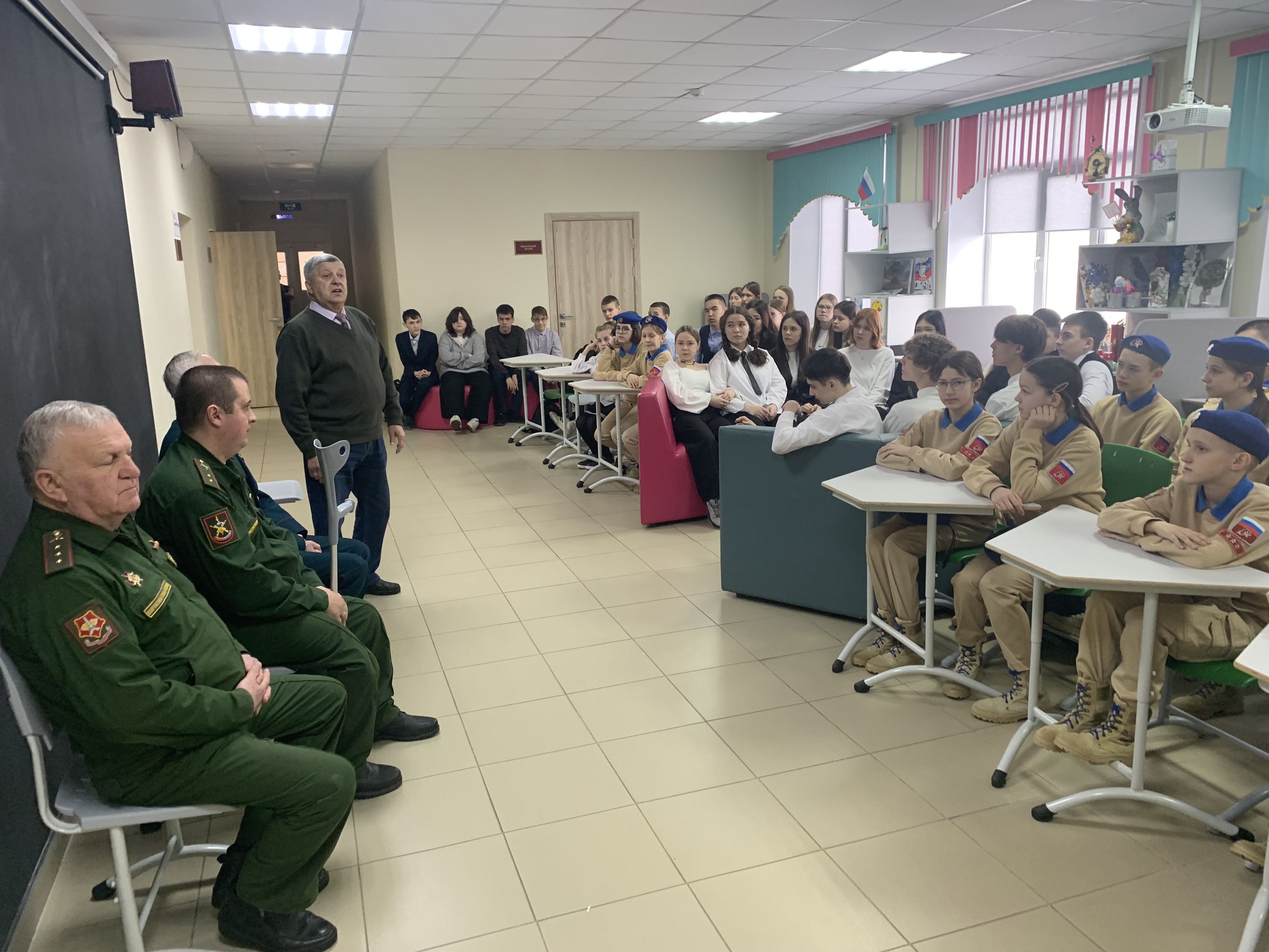 Урок Мужества и личный пример наших защитников.