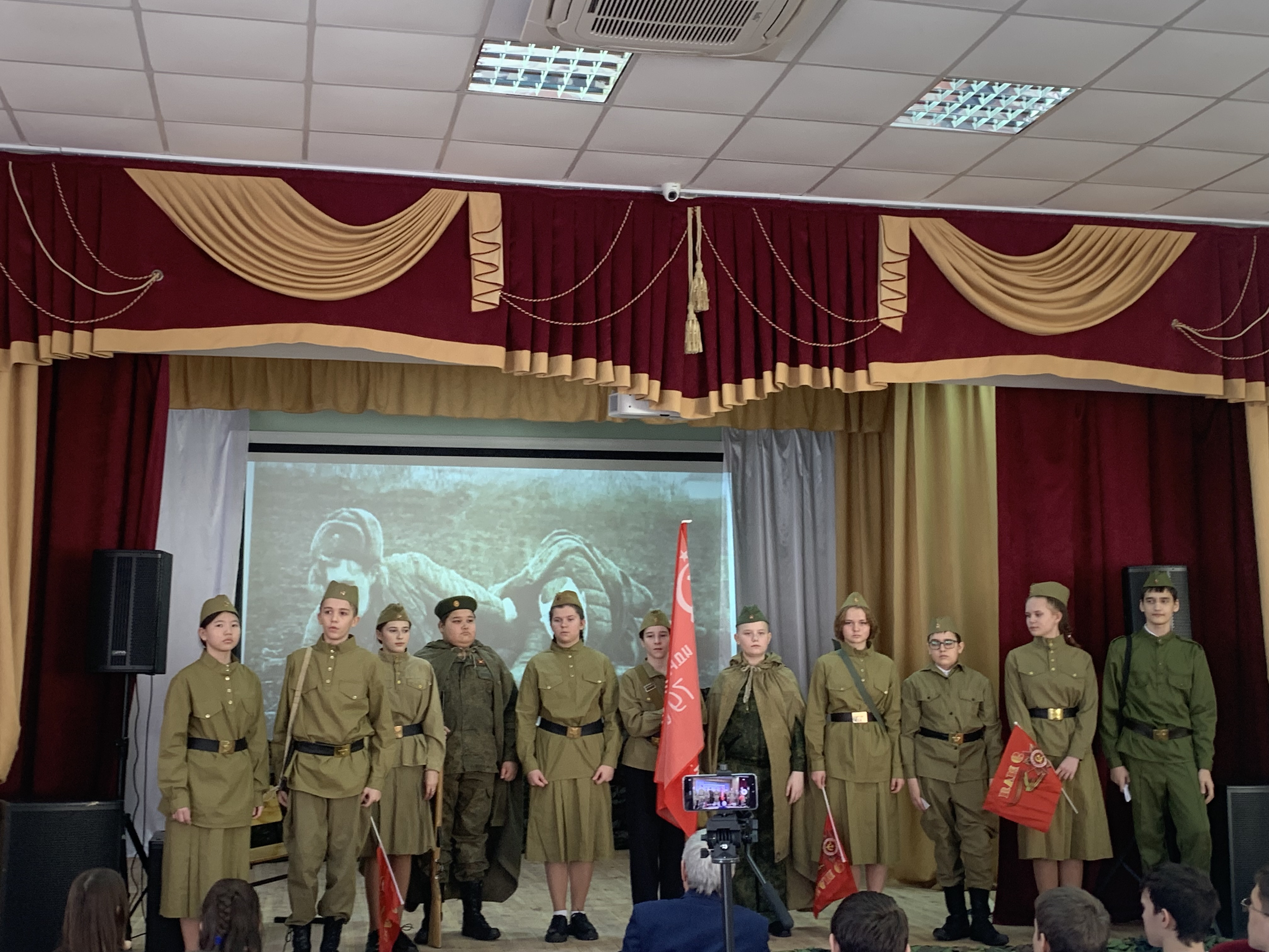 «Плечом к плечу мы шли к Победе»!.